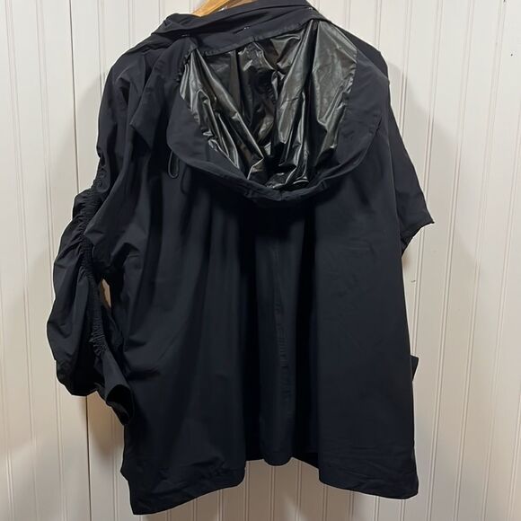 Fabletics black Giana hooded jacket - Picture 7 of 8